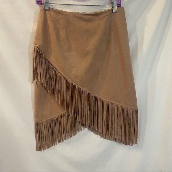 Honey Punch Dresses & Skirts - Tan Fringe Women's Skirt. Honey Punch. Size M. Cowgirl vibes. Pre-owned.